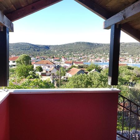 Guest House Maslina Vinišće Eksteriør bilde
