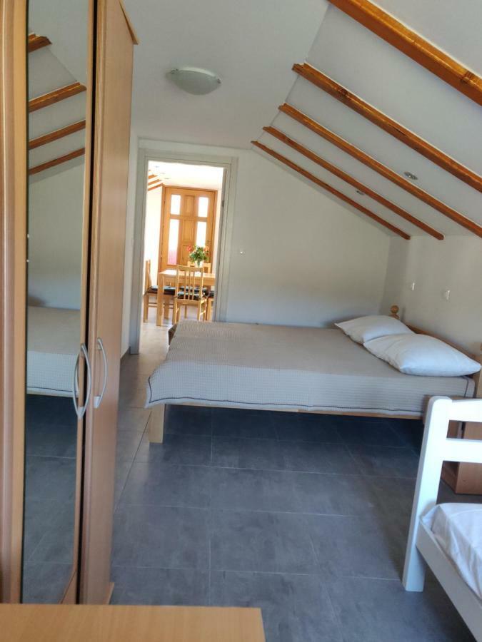 Guest House Maslina Vinišće Eksteriør bilde