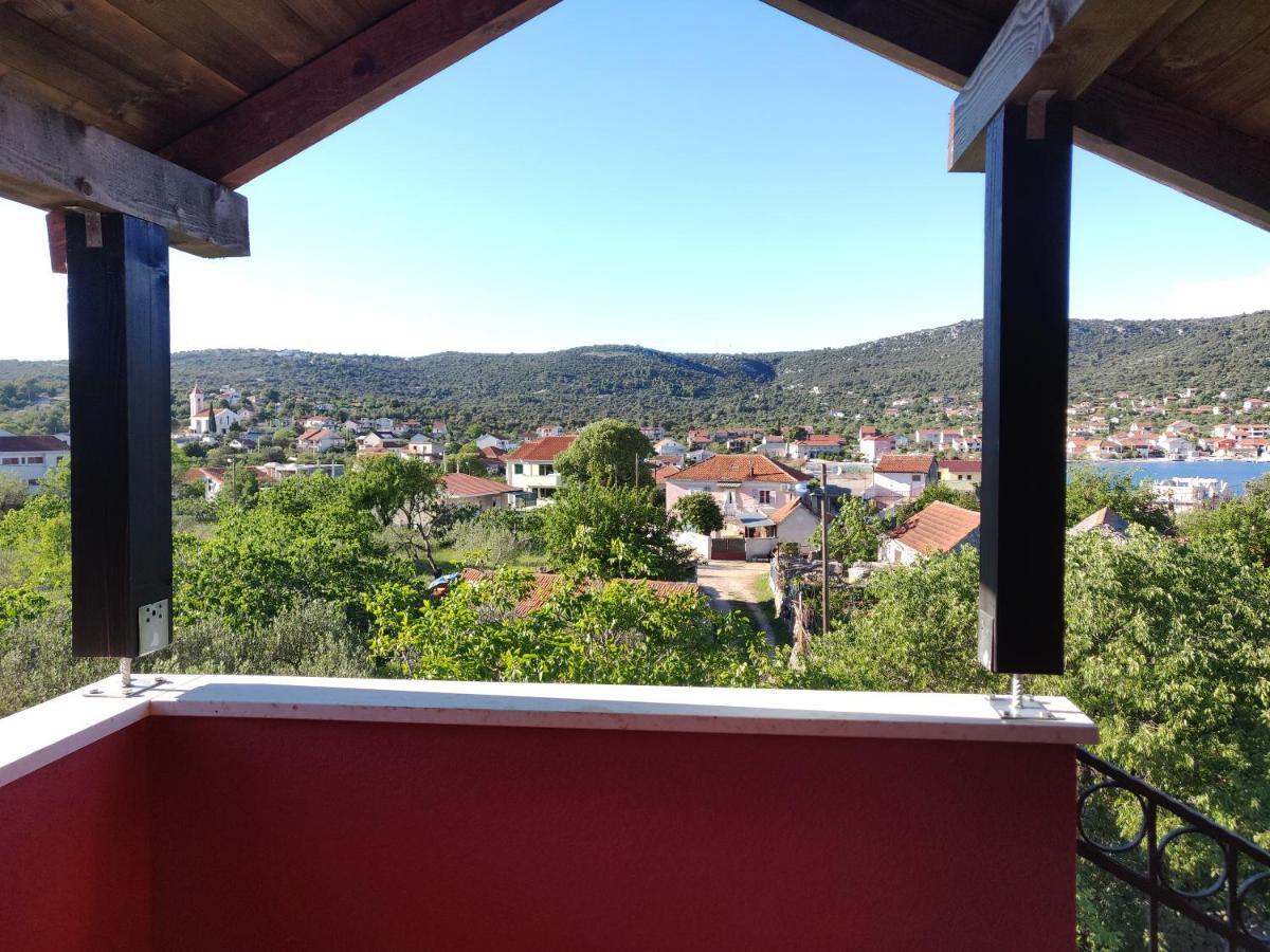 Guest House Maslina Vinišće Eksteriør bilde