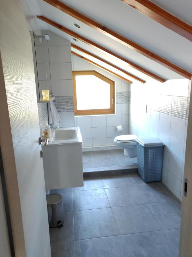Guest House Maslina Vinišće Eksteriør bilde