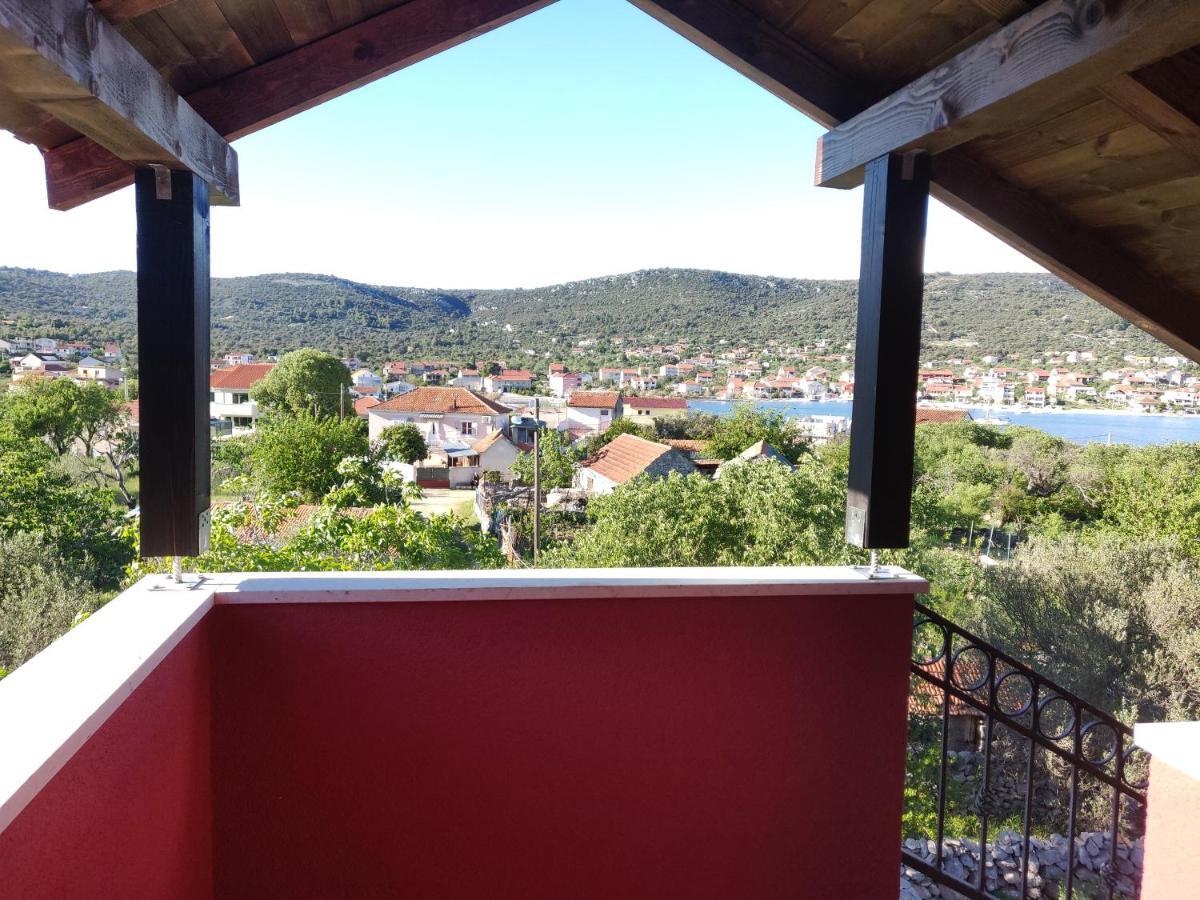 Guest House Maslina Vinišće Eksteriør bilde